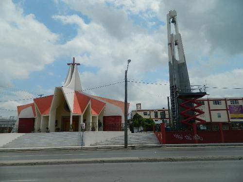 Iglesia “San Pio X” tiene nuevo campanario | EnLí